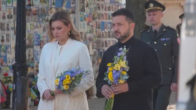 Ukraine feiert Unabhängigkeitstag und ehrt gefallene Soldaten