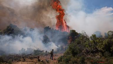 Hubschrauberabsturz bei Waldbrandbekämpfung in Griechenland