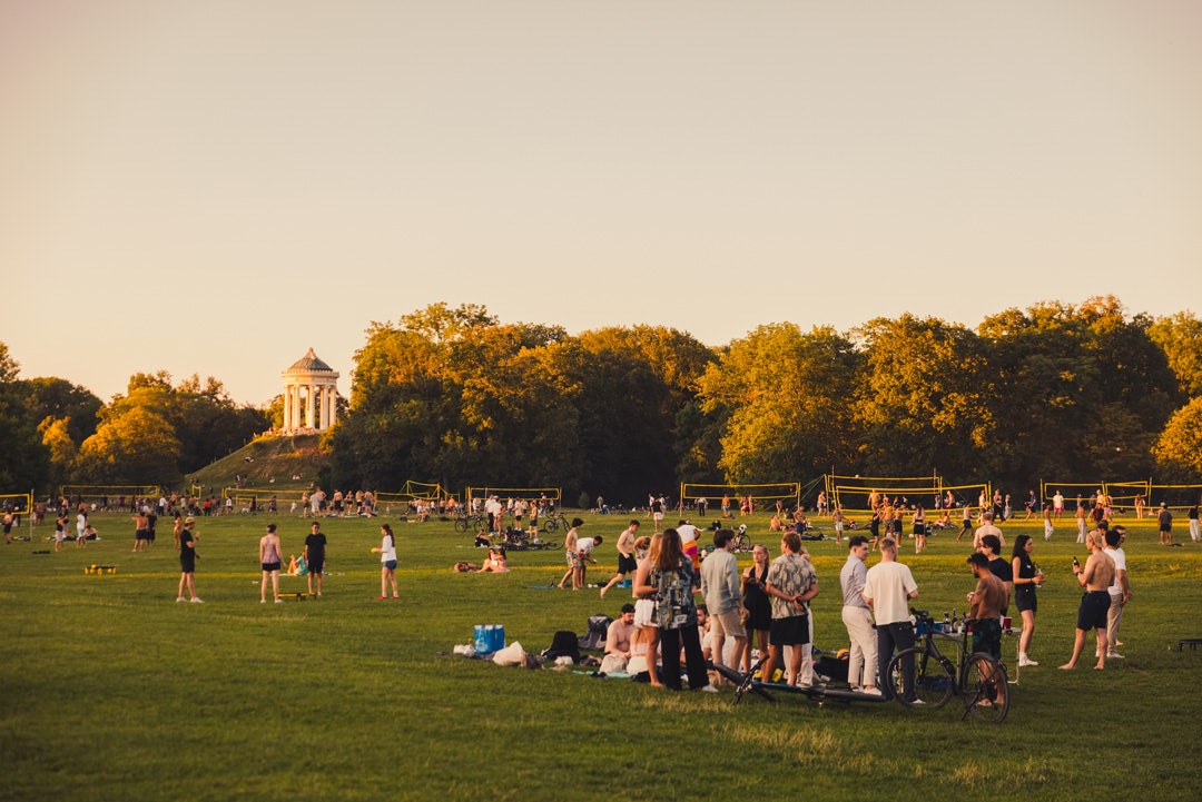 Unter freiem Himmel: Gedanken und Gefühle der Jugend im Englischen Garten