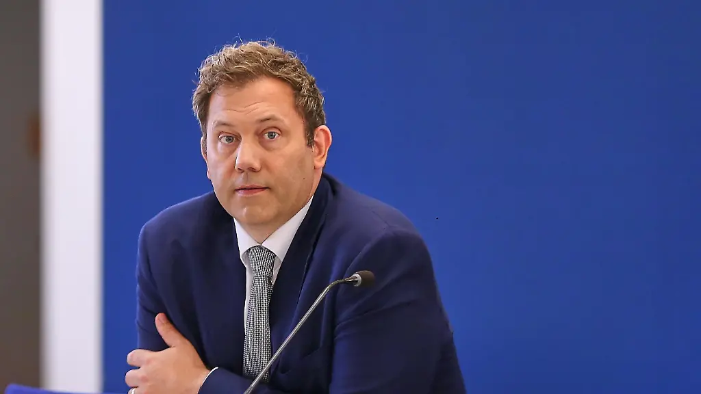 Klingbeil passt Einkommensteuerreform an: Kritikpunkte werden gestrichen