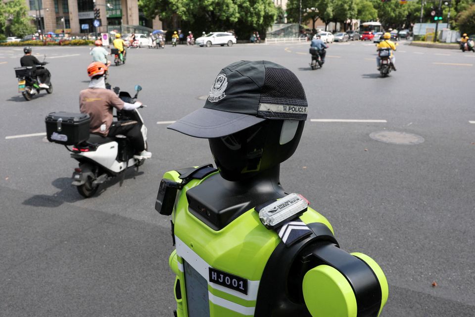 Robotergestützter Verkehrspolizist T2 in Hangzhou