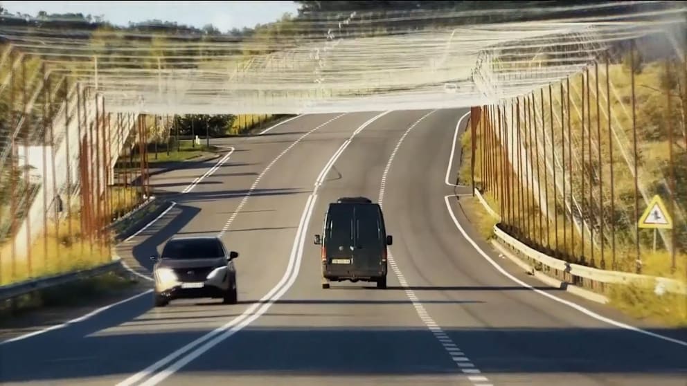 Anti-Drohnen-Netze sichern ukrainische Straßen