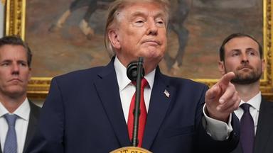 Trump droht mit Wirtschaftskrieg gegen Iran