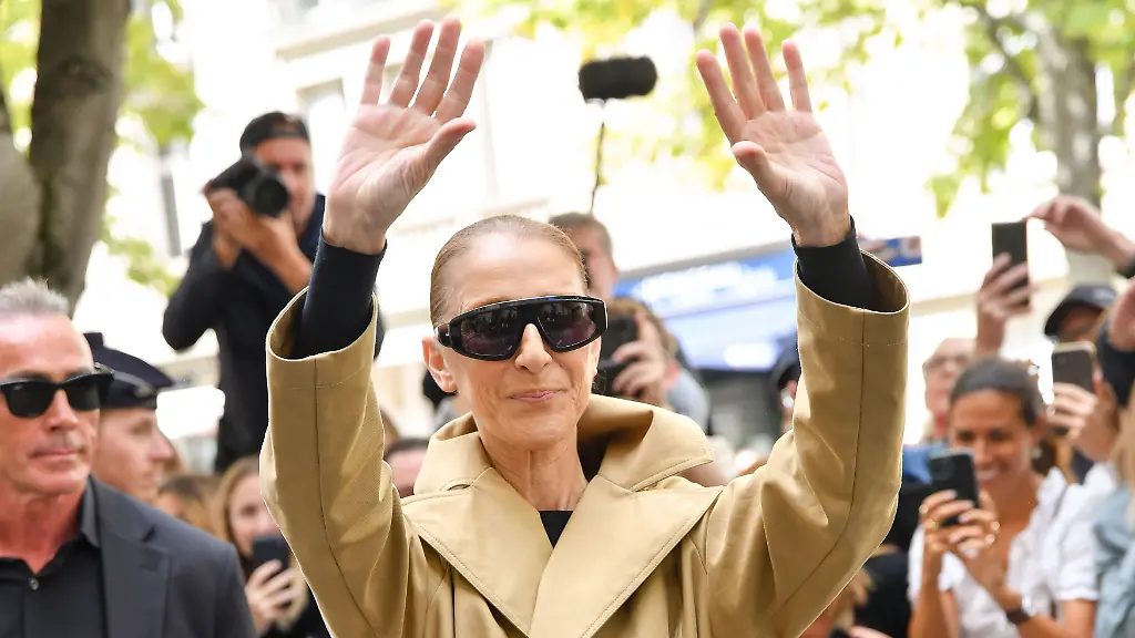 Céline Dion in Paris von Fans bejubelt