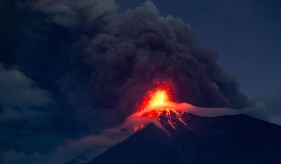 Alarmstufe Rot wegen Ausbruch des Volcán de Fuego in Guatemala