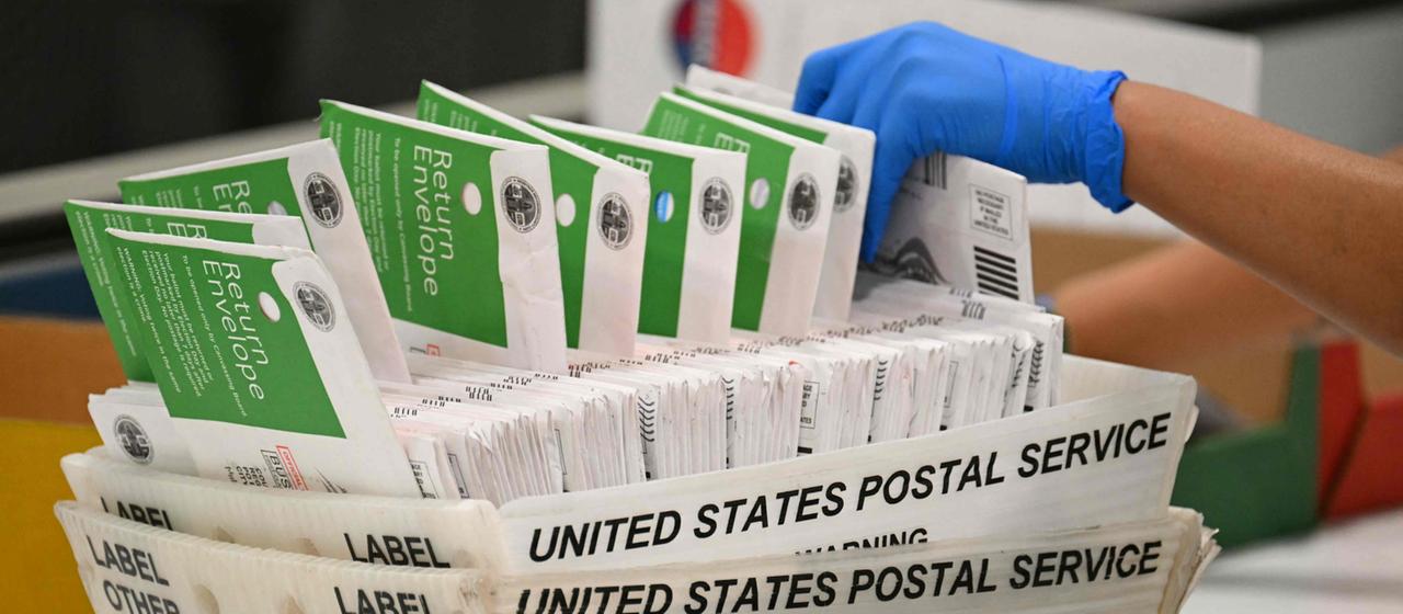 US-Richterin hebt Trumps Briefwahl-Regeln vor den Zwischenwahlen auf