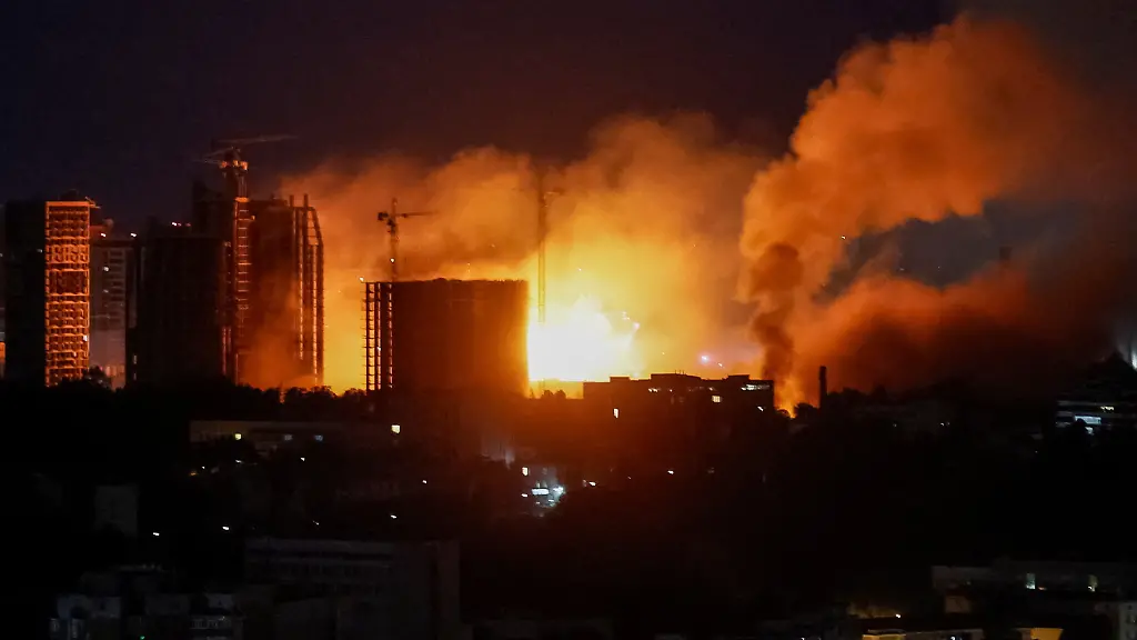 Russland greift Kiew mit Raketen an
