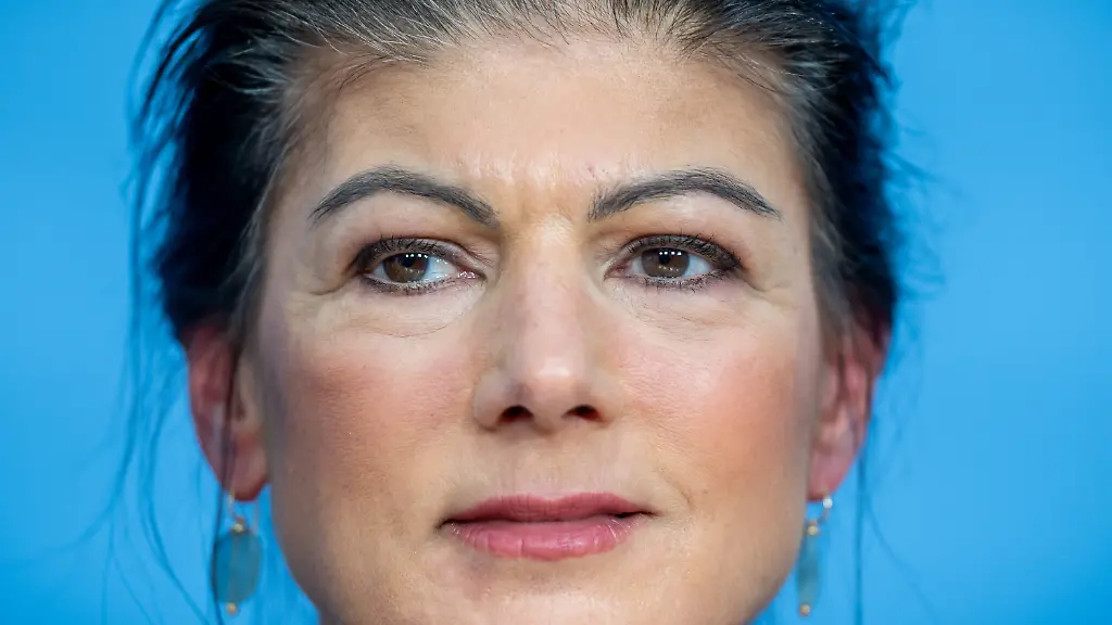 Wagenknecht fordert Höcke zu direktem Streitgespräch heraus