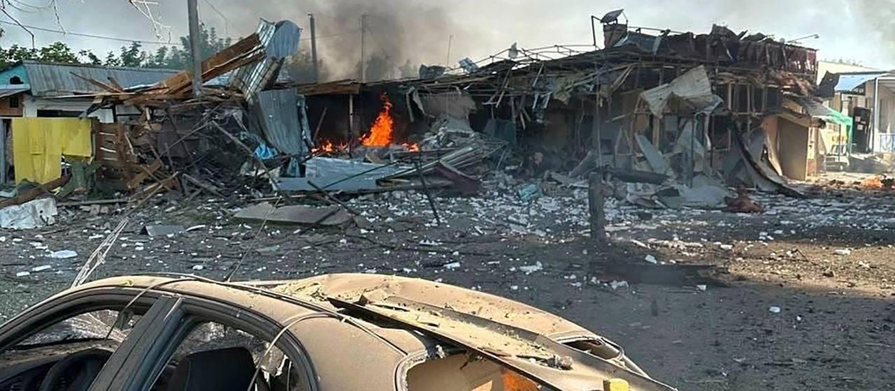 Russischer Angriffskrieg: Tote und Schäden in Charkiw und Moskau