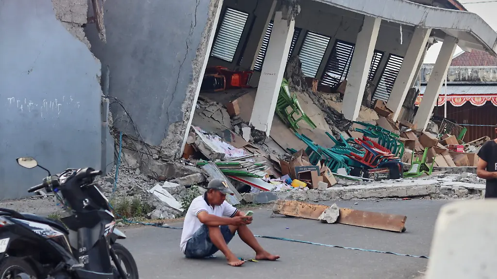Erhöhte Zahl der Todesopfer nach Erdbeben in Indonesien