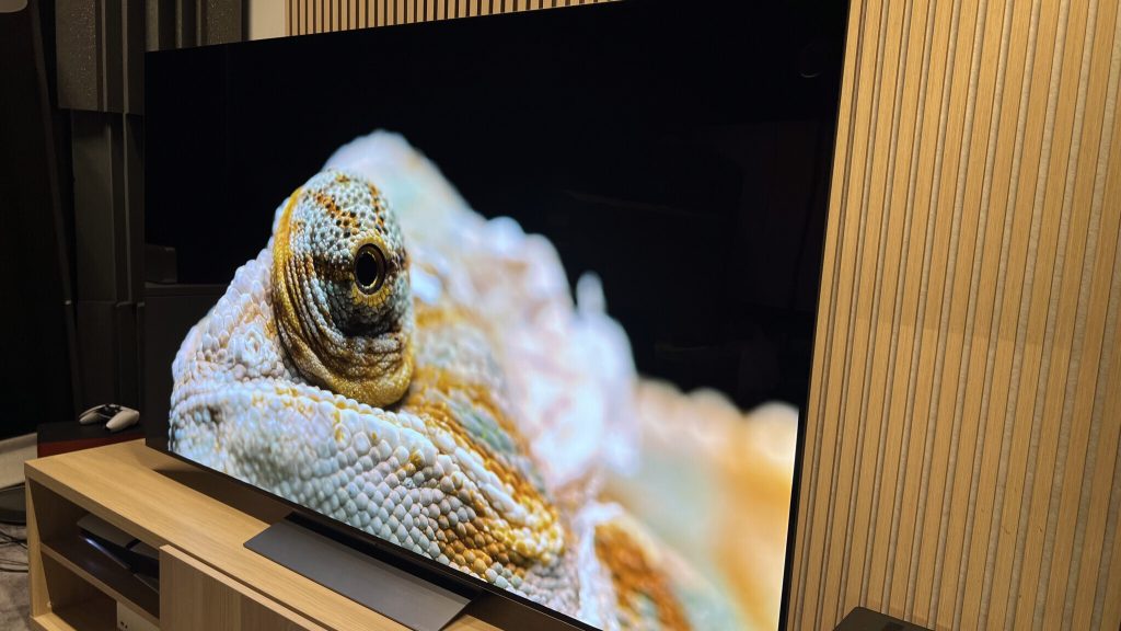 Fernseher im Test: 42- und 43-Zoll-Modelle