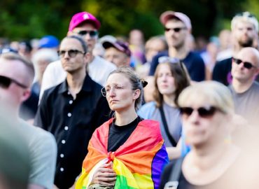 Mahnwache im Berliner Tiergarten zum Gedenken an CSD-Anschlag