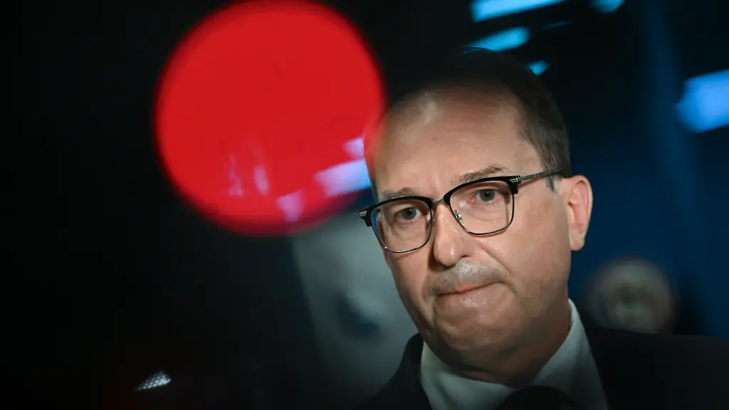 Bundesinnenminister Dobrindt gibt Einschätzung zu Drohnenvorfall in Leipzig