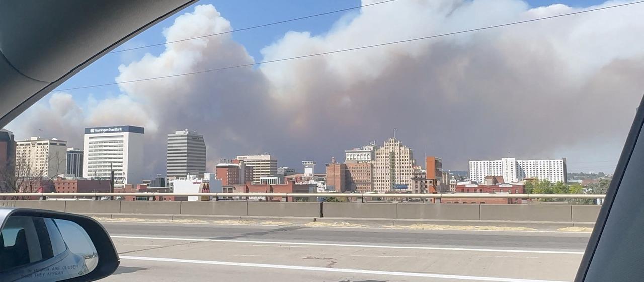 Schwerer Waldbrand bedroht Spokane in Washington