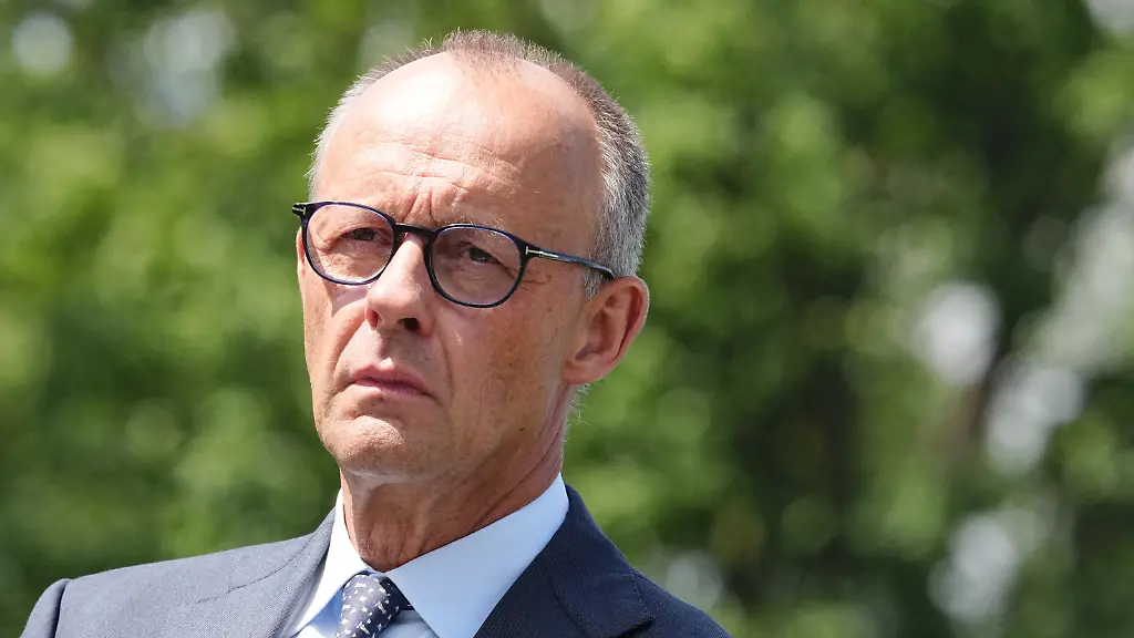 Merz hält Kurs bei Rentenreform und Hitzeschutz