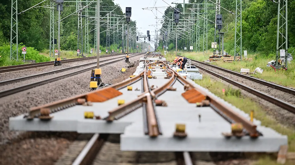 Bauarbeiten: Bahnstrecke Berlin-Hamburg erneut gesperrt