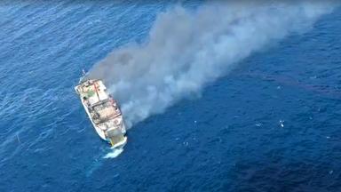 Fähre in Flammen: Rettungsaktion zwischen Bali und Lombok