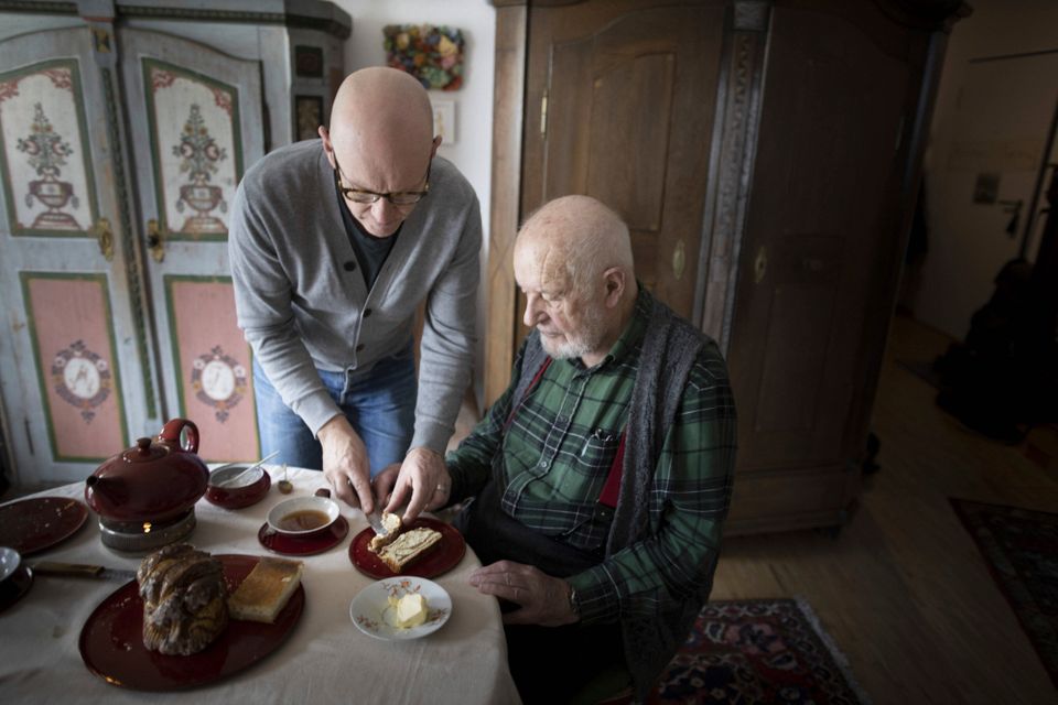 Pflege zu Hause: Eine bevorzugte und kostengünstigere Option