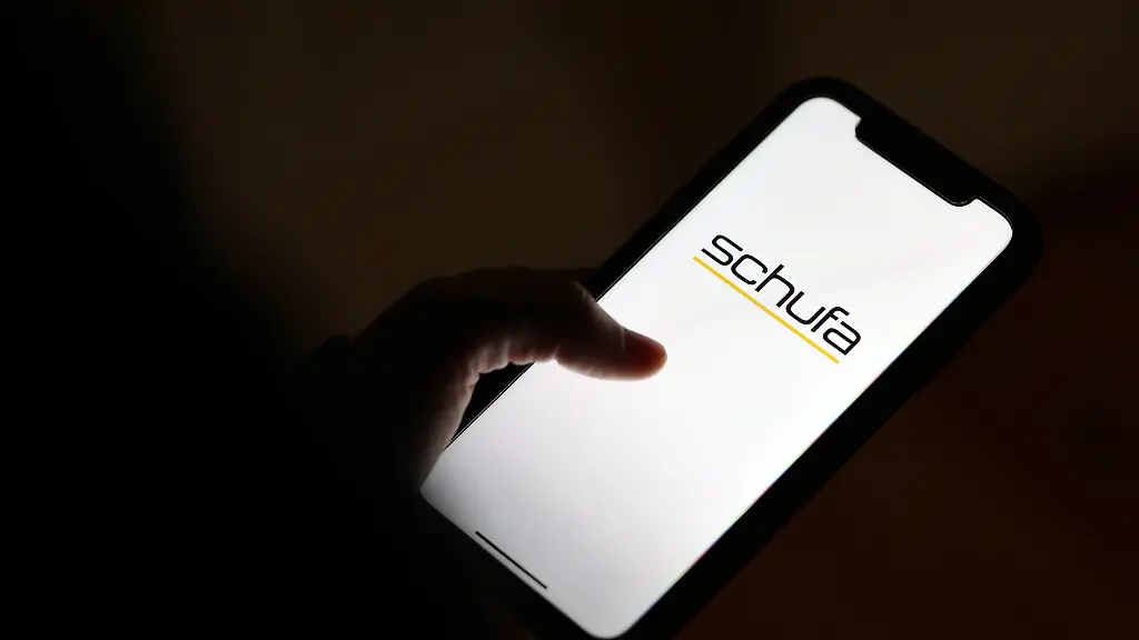 Kritik an Schufa wegen langfristiger Datenspeicherung