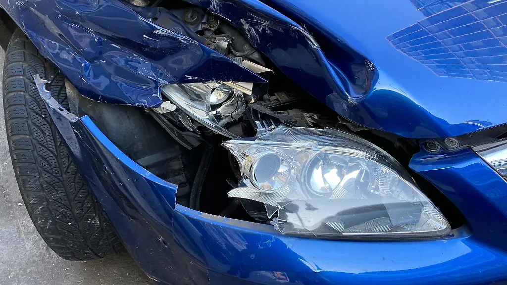 Unfall beschädigt Auto kurz vor Verkauf: Wer trägt den Verlust?