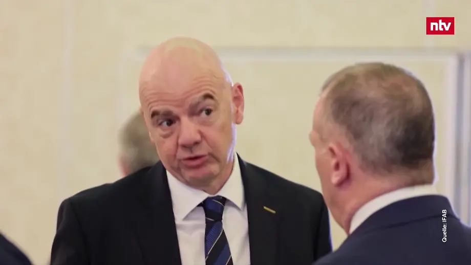 Infantino bleibt trotz Kritik stark im Amt
