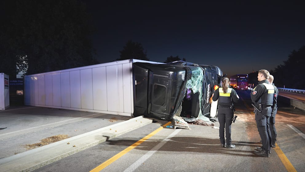 Schwerer LKW-Unfall auf der A1