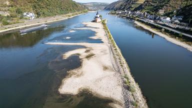 Trockenheit bringt den Rhein unter Druck: Minister Krischer fordert Maßnahmen