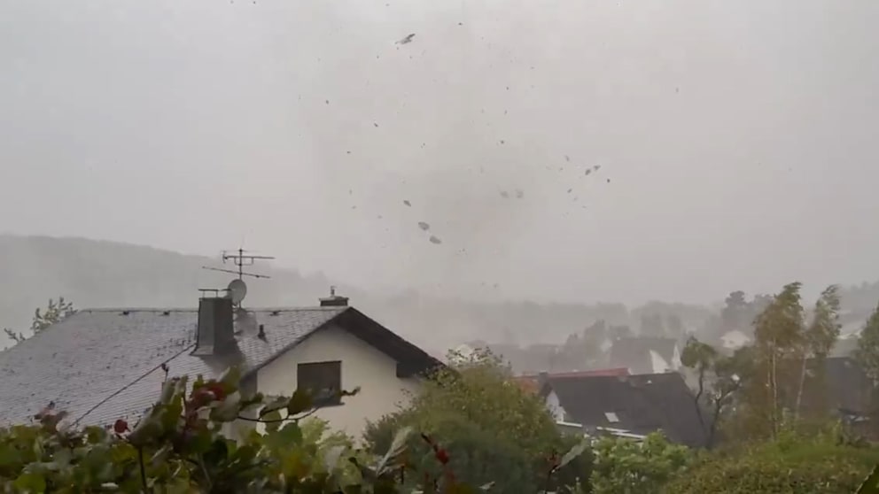 Heftige Unwetter in Deutschland: Schäden und ein Todesfall