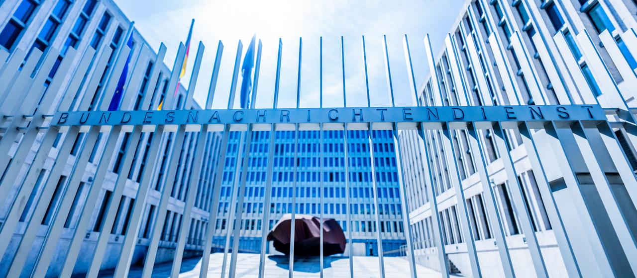 Mehr Befugnisse für Nachrichtendienste: Reform oder Tabubruch?
