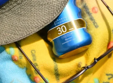 Effektive Tipps zur Entfernung von Sonnencremeflecken