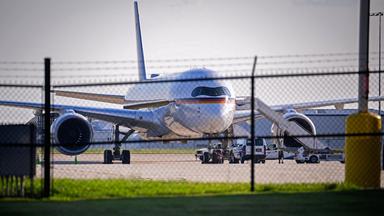 Finanzminister Klingbeil wegen Flugzeugschaden in den USA festgehalten
