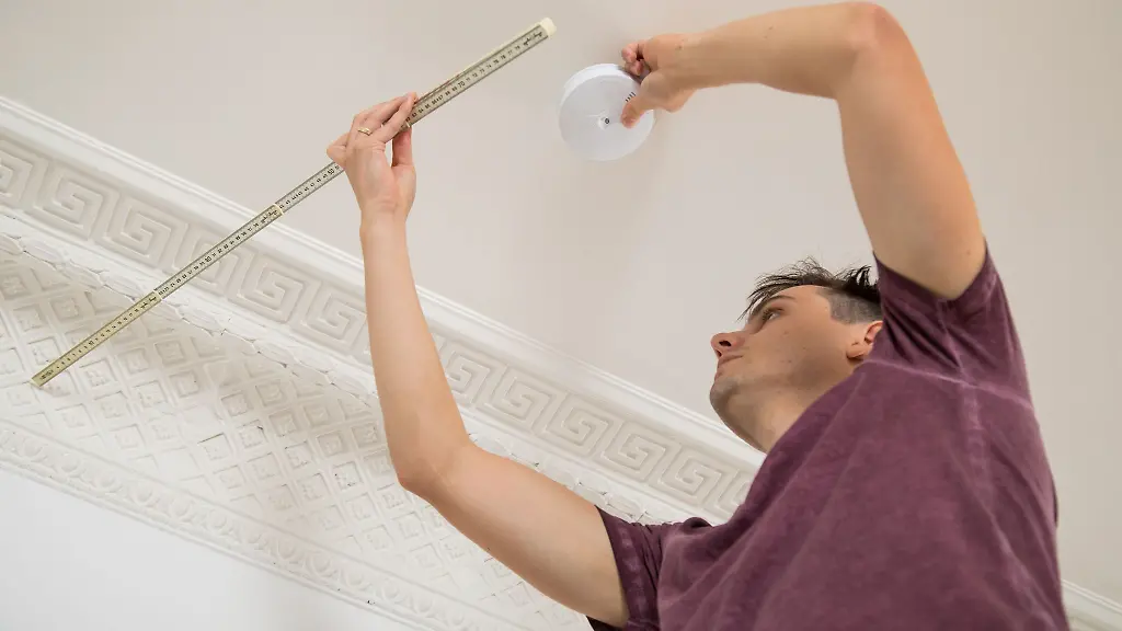 Lebensretter an der Decke: Vermeiden Sie diese Fehler bei Rauchmeldern
