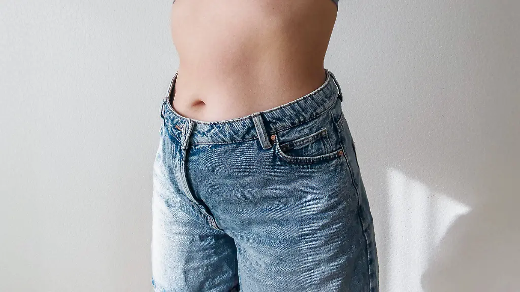 Die Rückkehr der Cigarette-Jeans im Herbst 2026