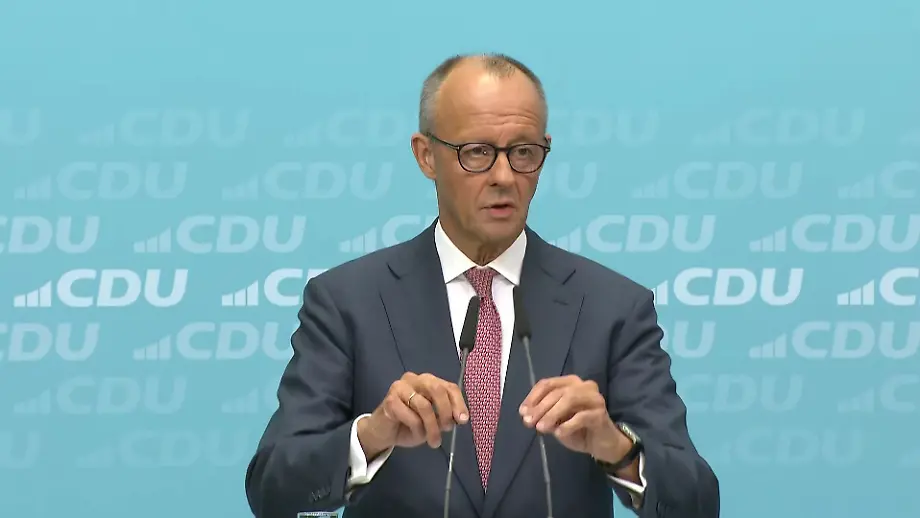 Merz kämpft mit Technikproblemen bei Pressekonferenz nach CDU-Niederlage