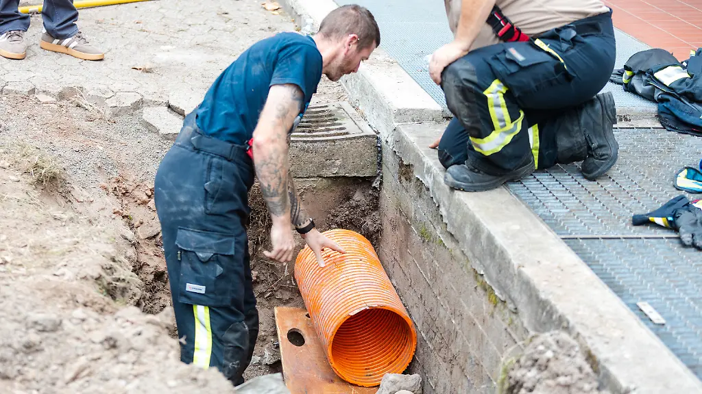 Kind in Rohrschacht: Rettungsaktion im Saarland