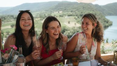 Junge Winzerinnen Revolutionieren Weinproben an der Mosel