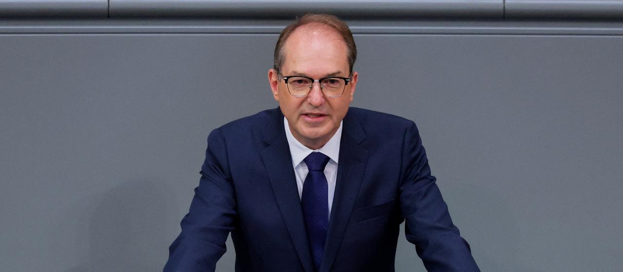 Dobrindt verteidigt höhere Ausgaben für Innere Sicherheit