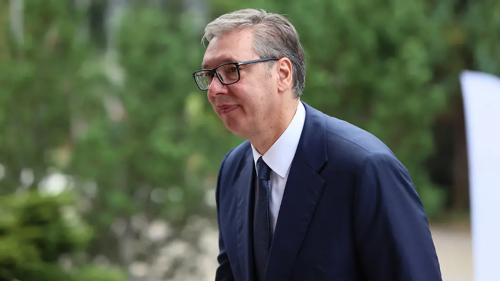 Rücktritt von Serbiens Präsident Vucic für den Weg zur Ministerpräsidentenschaft