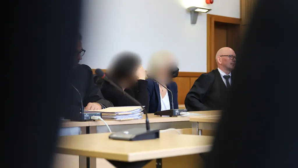 Entfernung zweier Polizistinnen aus dem Beamtenverhältnis