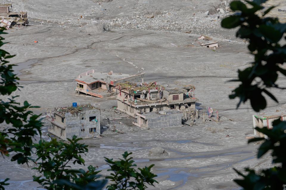Verheerende Sturzflut in Nepal: Auswirkungen und Ursachen