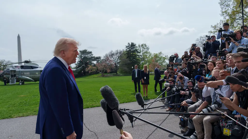 Verfassungsrechtlicher Konflikt: Reporter im Weißen Haus kämpfen gegen Trumps Hausverbot