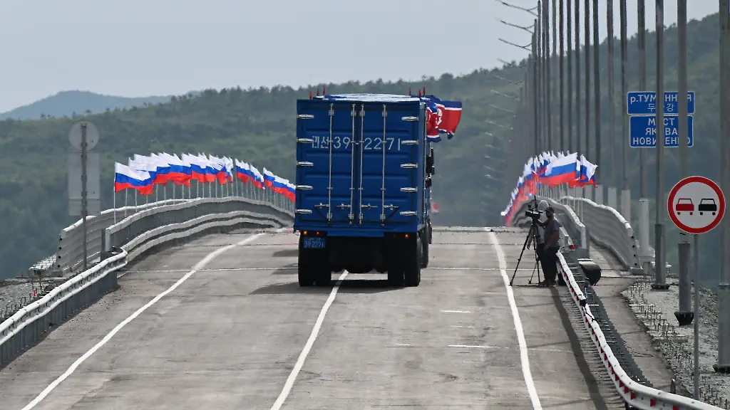 Eröffnung der Straßenbrücke stärkt Partnerschaft zwischen Russland und Nordkorea