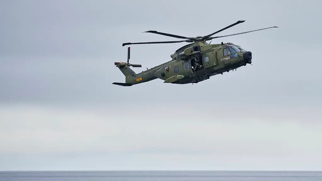 Russische Fregatte zielt mit Leuchtraketen auf dänischen Militärhubschrauber
