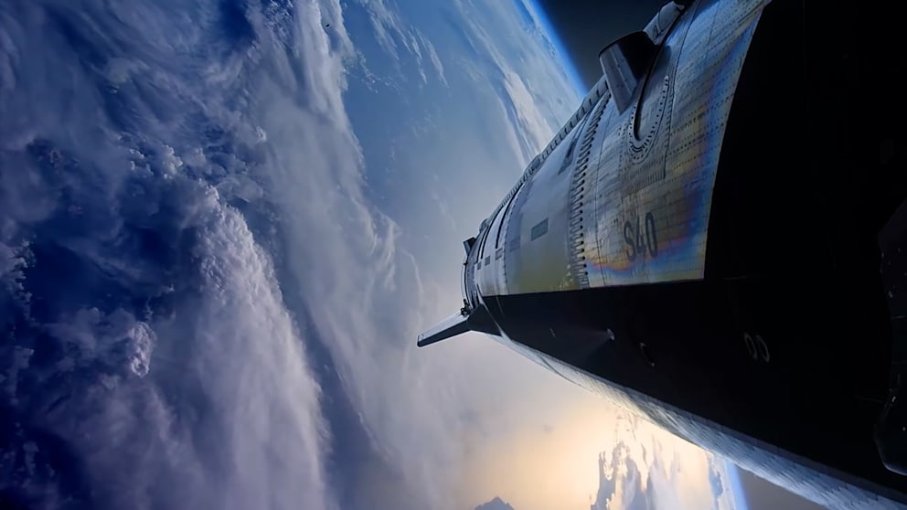 Weltraum Flug mit SpaceX: Satellitenmission des Starships