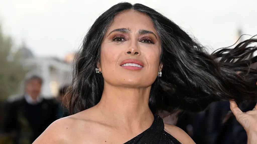 Salma Hayek feiert ihren 60. Geburtstag ohne Hemmungen
