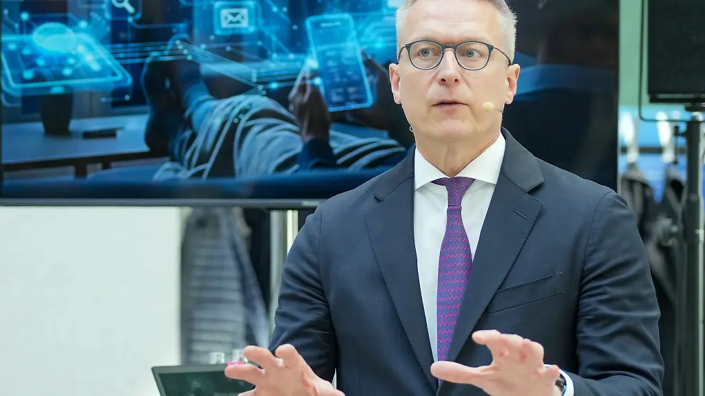 Digitaler Personalausweis ab 2027 auf Smartphones