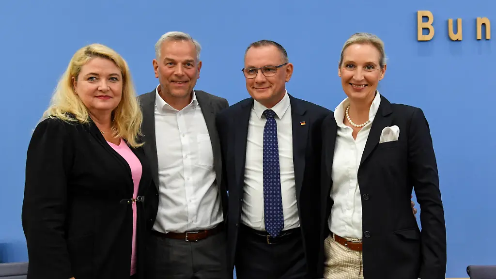 AfD rechnet mit Neuwahlen: Weidel beschimpft die CDU und will mit ihr reden