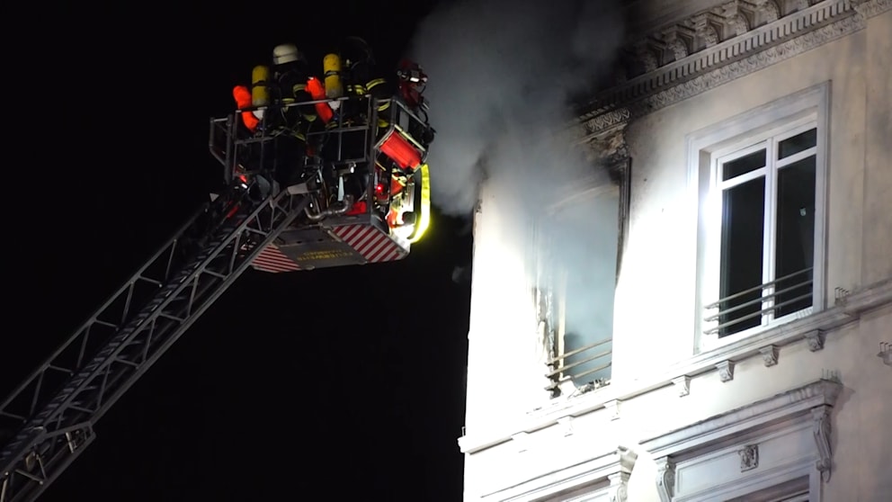Brand in leerstehendem Hotel in Hamburg: Sieben Verletzte