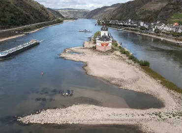 IHK warnt vor immensen Schäden durch Niedrigwasser im Rhein