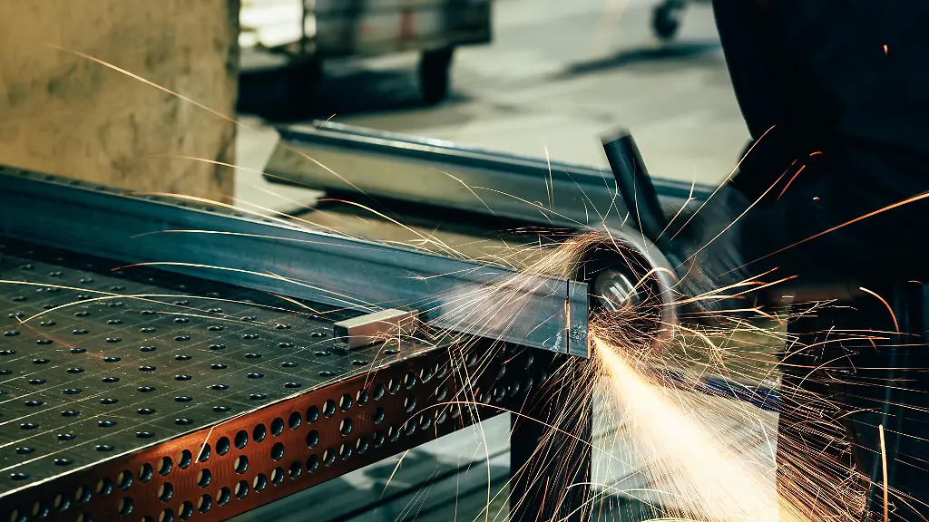 Schwierige Lage der deutschen Industrie: Rüstungsbranche und Arbeitsmarkt